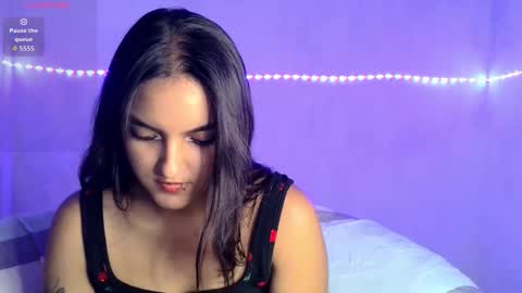 Snapshot of ari_20_ chatting on March 2026 10:20:01 PM Bella online show from March 2026 10:20:01 PM