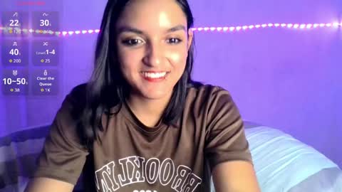 Snapshot of ari_20_ chatting on April 2026 11:37:02 PM Bella online show from April 2026 11:37:02 PM