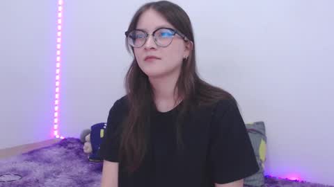 Snapshot of ari_james chatting on September 2025 05:13:02 PM Ahri James online show from September 2025 05:13:02 PM