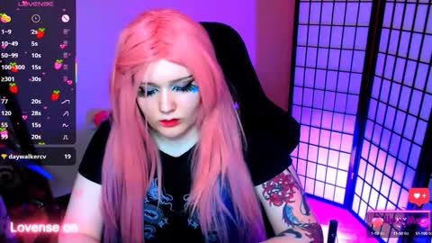 Snapshot of ari_kitsune chatting on September 2025 09:26:02 PM Ari online show from September 2025 09:26:02 PM
