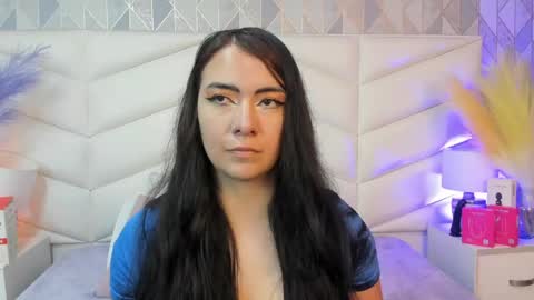 ari_lynn_ online show from May 2026 12:24:02 PM