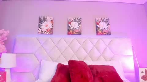 ari_lynn_ online show from May 2026 12:13:02 PM