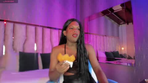 Snapshot of ari_monet chatting on December 2024 11:43:02 AM ARI online show from December 2024 11:43:02 AM