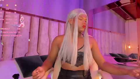 Snapshot of ari_monet chatting on March 2025 03:05:02 AM ARI online show from March 2025 03:05:02 AM