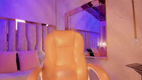 Snapshot of ari_monet chatting on October 2025 11:42:02 AM ARI online show from October 2025 11:42:02 AM