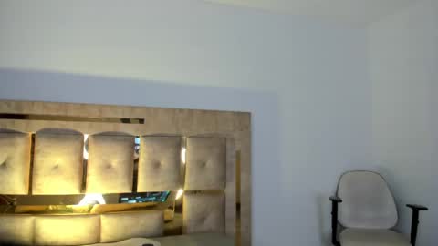 Snapshot of ari_sunshine chatting on November 2025 01:55:01 AM Ari online show from November 2025 01:55:01 AM