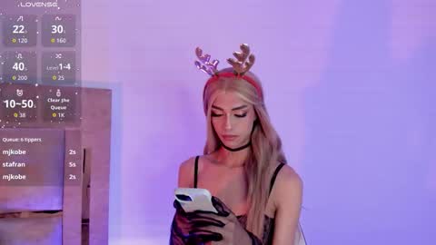 Snapshot of ari_sunshine chatting on December 2025 02:25:02 PM Ari online show from December 2025 02:25:02 PM