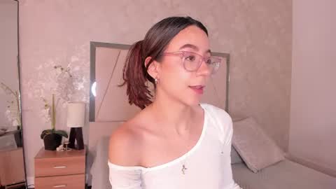 Ari Wilde online show from June 2026 12:13:02 PM