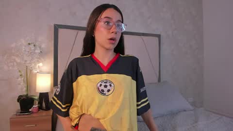 Ari Wilde online show from June 2026 12:44:02 PM