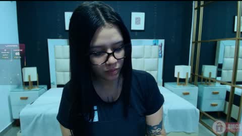 Snapshot of aria_bloomer chatting on May 2026 11:41:02 AM Ari online show from May 2026 11:41:02 AM