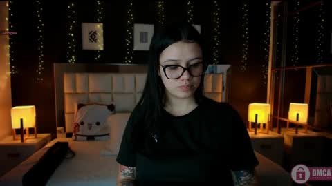 Snapshot of aria_bloomer chatting on May 2026 11:39:02 AM Ari online show from May 2026 11:39:02 AM