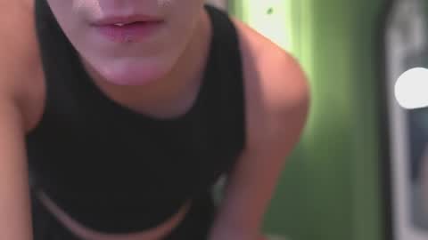 Ariaa online show from May 2026 12:54:01 PM