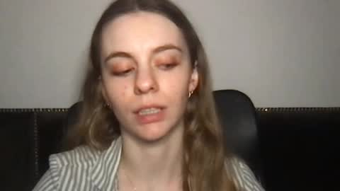 AriaCreazy online show from April 2026 08:17:01 PM