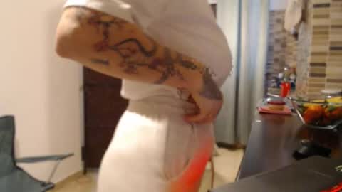 Adriana online show from December 2025 12:21:01 PM