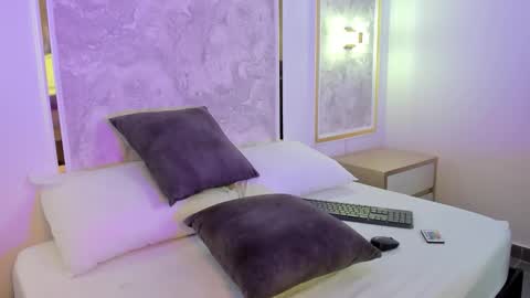 Snapshot of ariadna_boneville chatting on March 2026 02:15:01 AM A R I A D N A online show from March 2026 02:15:01 AM