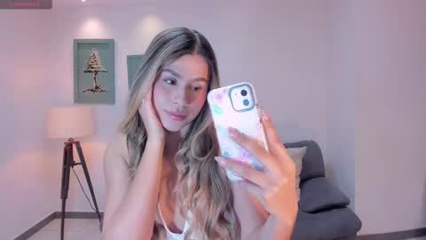 arialanne online show from September 2025 11:59:02 AM