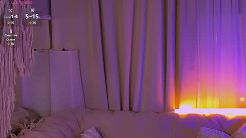Snapshot of ariana_asti chatting on February 2025 01:33:01 AM ARIANA ASTI online show from February 2025 01:33:01 AM