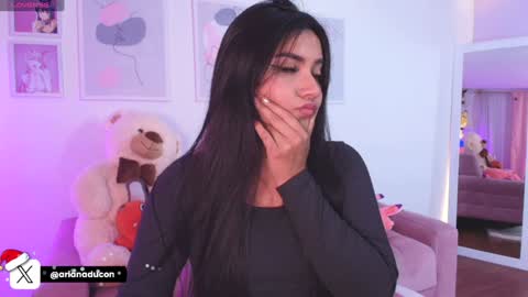 Snapshot of ariana_bae_ chatting on December 2024 12:22:01 AM online show from December 2024 12:22:01 AM