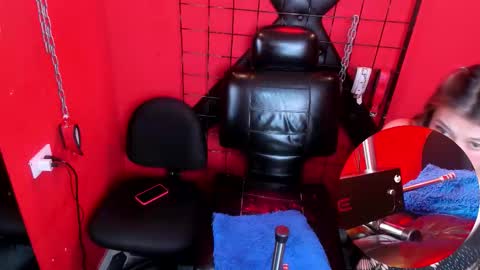 Adriana online show from December 2025 07:53:02 PM