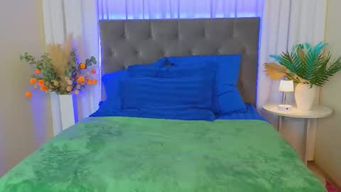 Snapshot of ariana_petite chatting on February 2026 11:57:02 PM Ariana online show from February 2026 11:57:02 PM