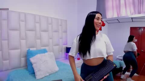 Snapshot of ariana_rouse_ chatting on March 2025 04:20:01 PM ariana online show from March 2025 04:20:01 PM