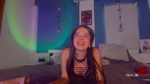 ariana_whitee online show from September 2025 05:03:01 PM