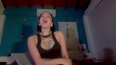 Snapshot of ariana_whitee chatting on October 2025 07:39:01 AM ariana_whitee online show from October 2025 07:39:01 AM