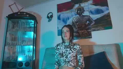 Snapshot of ariana_whitee chatting on April 2026 10:53:02 AM ariana_whitee online show from April 2026 10:53:02 AM