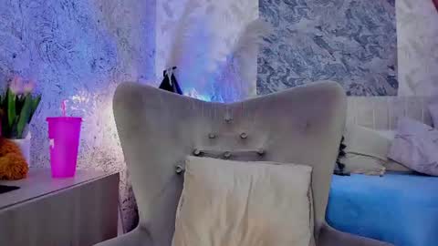 Arianna Collins online show from June 2026 11:59:01 AM