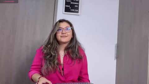 Ariana online show from December 2025 09:42:01 PM