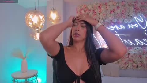 Ariana Dumont online show from October 2025 11:44:02 AM