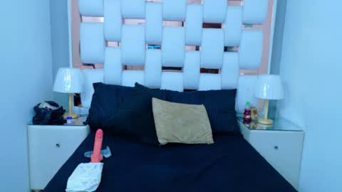 ArianaHay online show from July 2026 01:13:01 PM