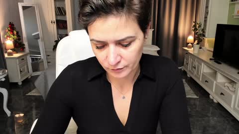 Snapshot of arianasage_ chatting on January 2025 10:49:02 AM Ana online show from January 2025 10:49:02 AM