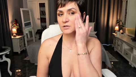Snapshot of arianasage_ chatting on January 2025 10:52:02 AM Ana online show from January 2025 10:52:02 AM