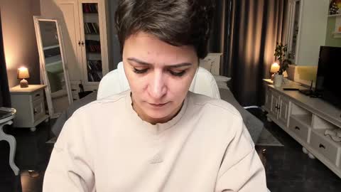 Snapshot of arianasage_ chatting on February 2025 12:21:02 PM Ana online show from February 2025 12:21:02 PM