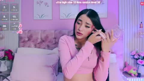 Snapshot of arianawest_ chatting on May 2026 12:33:02 PM arianawest_ online show from May 2026 12:33:02 PM