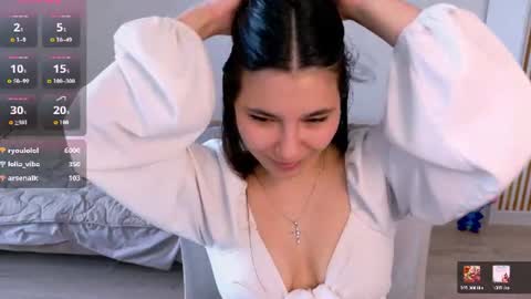 Snapshot of arianna_grend chatting on June 2026 03:43:01 PM Arianna online show from June 2026 03:43:01 PM