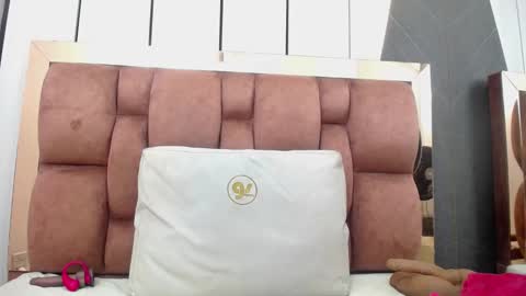 arianna pearl online show from September 2025 12:18:01 PM