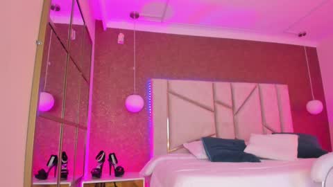 Snapshot of arianna_suarez1 chatting on February 2025 02:04:01 AM Arianna online show from February 2025 02:04:01 AM