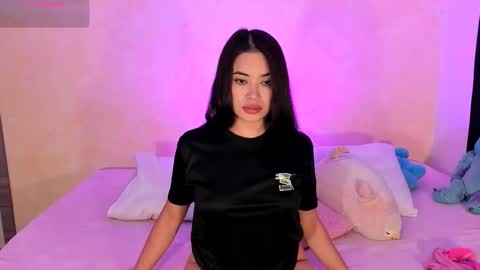 ariannacolins online show from November 2025 09:06:01 PM