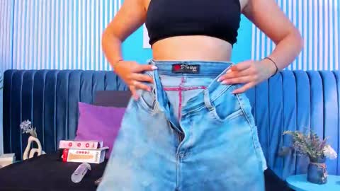 Arianna online show from December 2025 06:57:02 PM