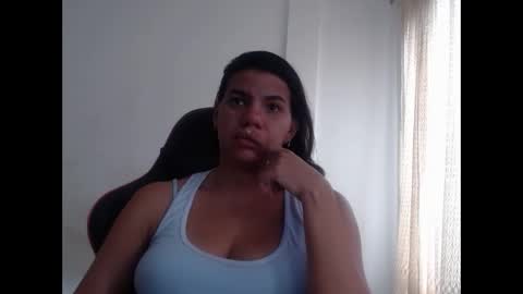 Snapshot of ariannaloovel chatting on December 2024 07:15:02 PM ariannaloovel online show from December 2024 07:15:02 PM