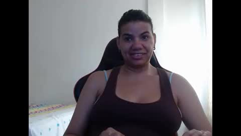 Snapshot of ariannaloovel chatting on December 2024 07:03:02 PM ariannaloovel online show from December 2024 07:03:02 PM