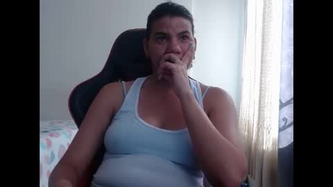 Snapshot of ariannaloovel chatting on January 2025 08:36:01 PM ariannaloovel online show from January 2025 08:36:01 PM