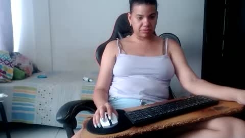 ariannaloovel online show from April 2026 06:03:02 PM