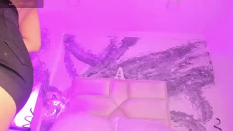 Snapshot of ariannaroux_ chatting on December 2024 08:22:02 AM AriannaROux online show from December 2024 08:22:02 AM