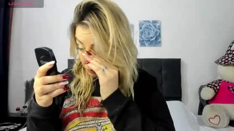 ariannawil online show from April 2026 10:40:02 PM
