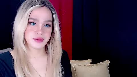 Snapshot of arianne_xoxo777 chatting on December 2024 10:07:01 PM ARIANNE CUMS online show from December 2024 10:07:01 PM