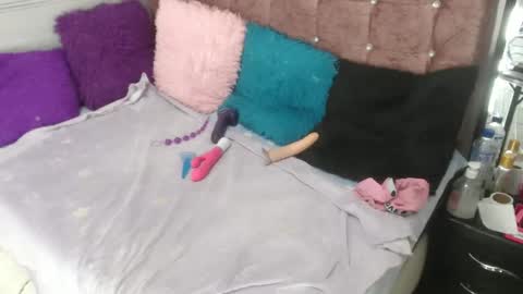 ariasmithog online show from September 2025 04:01:02 PM