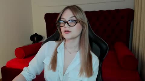 Aria online show from October 2025 06:38:02 PM